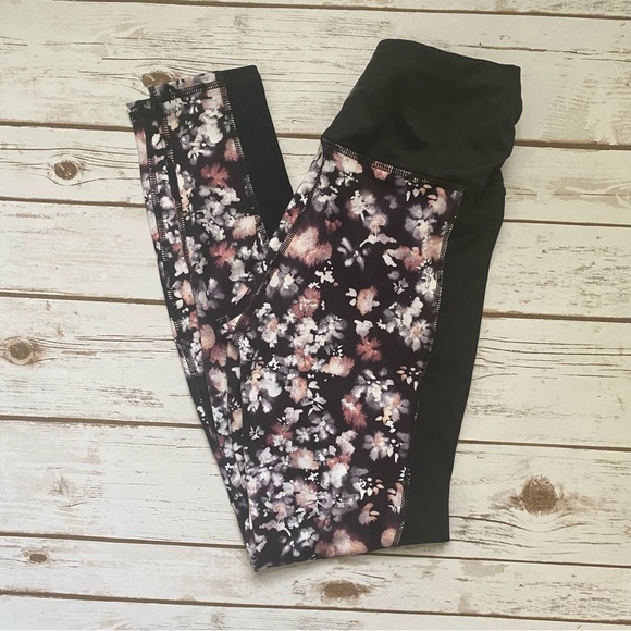High Waisted Floral Leggings - Picture 5 of 13